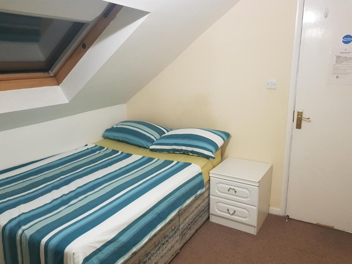 London Heathrow Villa West Drayton  Luaran gambar